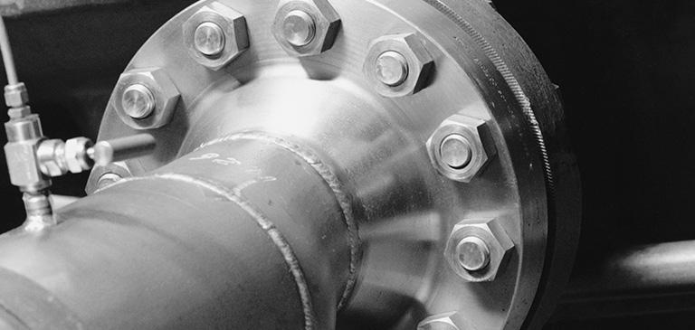 Kołnierz metalowy i śruby